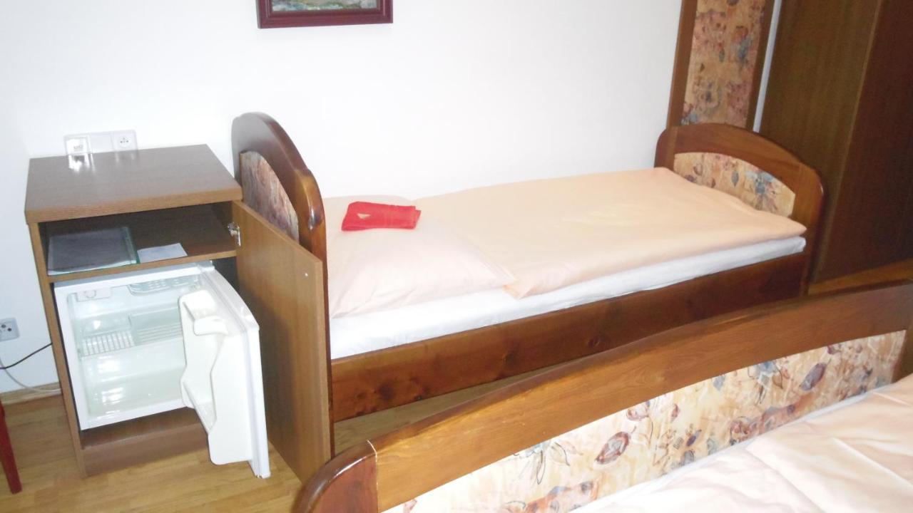 Pension Karolina Trnava Esterno foto