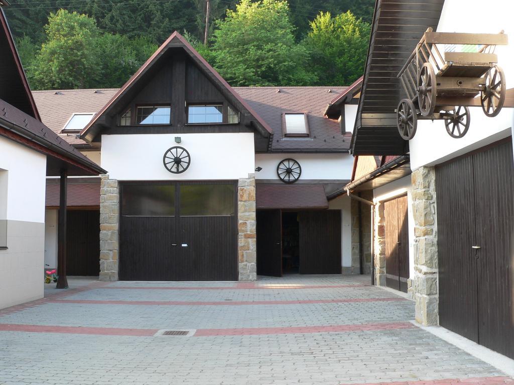 Pension Karolina Trnava Esterno foto